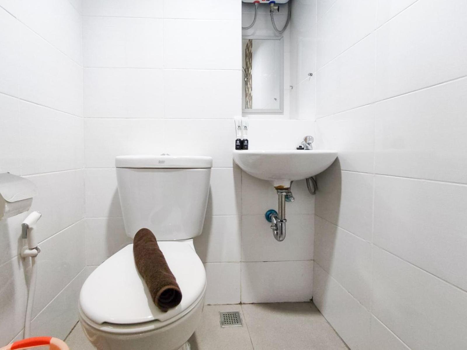 Good Choice And Homey At The Alton By Travelio Apartemen